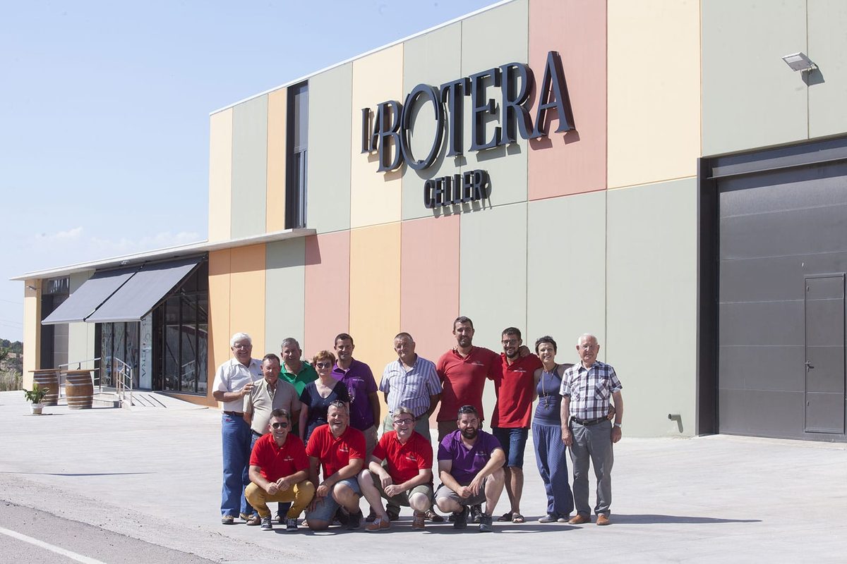 Celler La Botera winery in Cataluña — cellar and vineyards (photo 3)